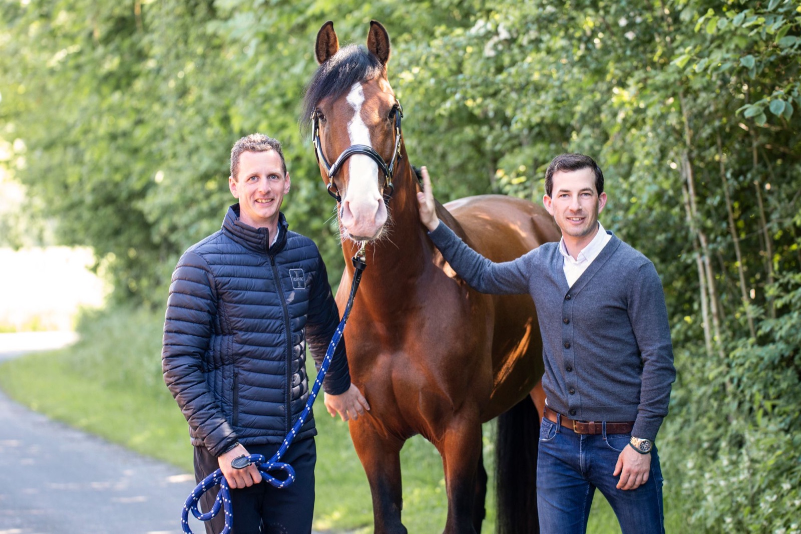 Sebastian Bolse mit Springreiter Felix Haßmann und Pferd